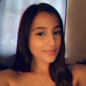 Meet your Posher, Noemi